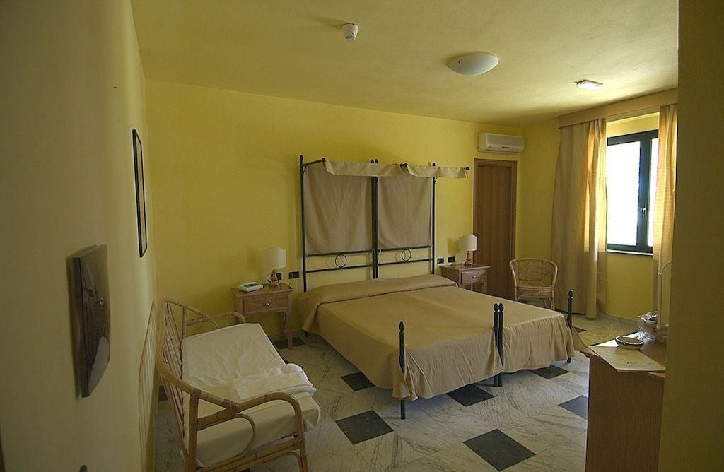 Marina Del Marchese Beach Resort Botricello Eksteriør bilde