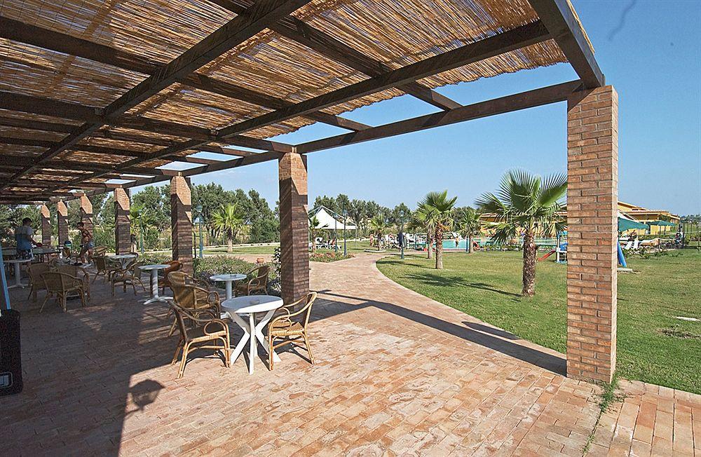 Marina Del Marchese Beach Resort Botricello Eksteriør bilde