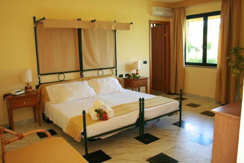 Marina Del Marchese Beach Resort Botricello Eksteriør bilde