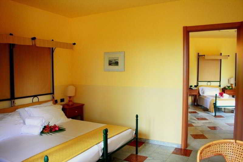 Marina Del Marchese Beach Resort Botricello Eksteriør bilde