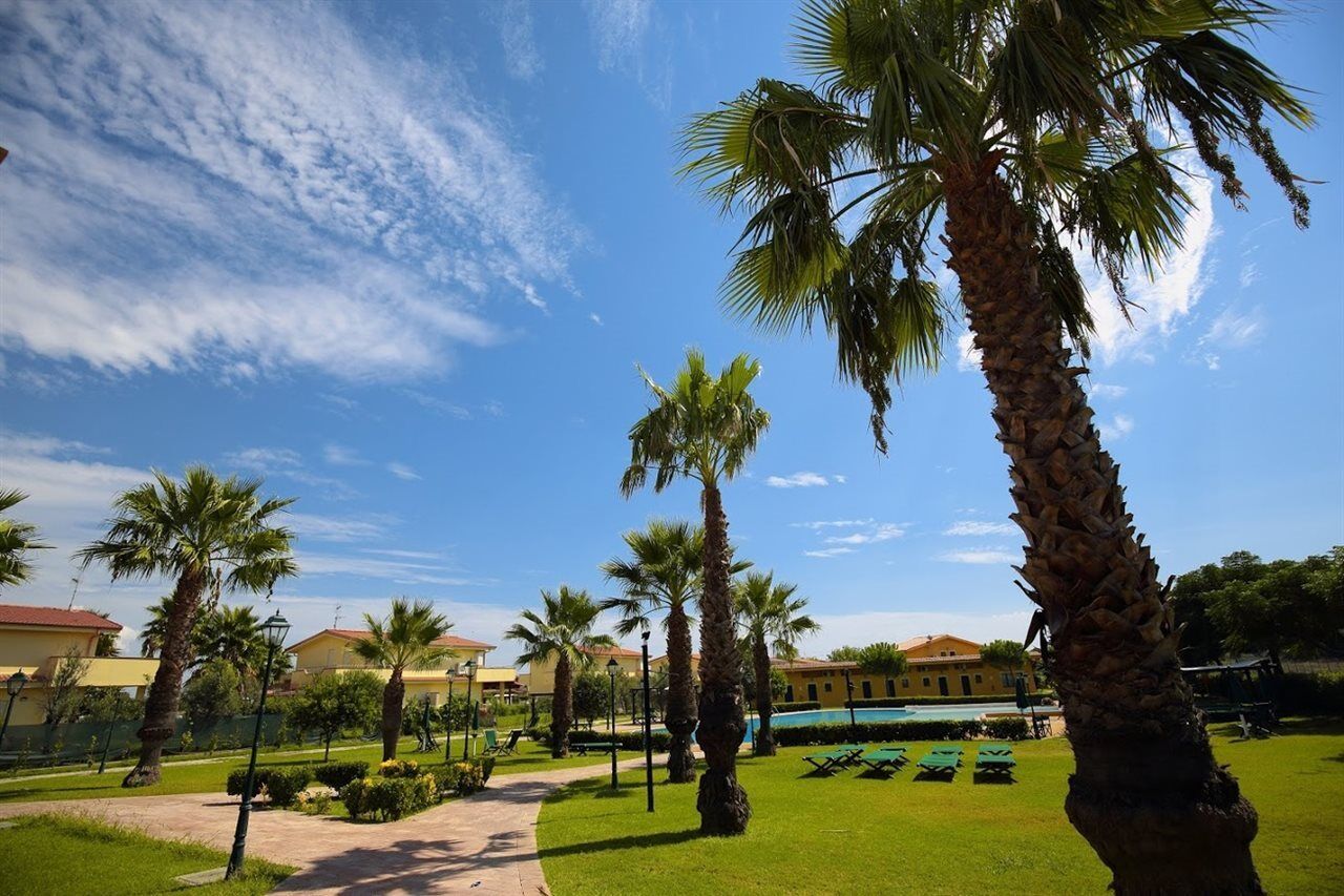 Marina Del Marchese Beach Resort Botricello Eksteriør bilde